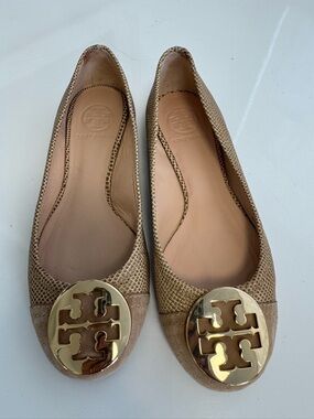 Tory Burch Serena 2 Ballet Flats Beige Logo Medallion Flats